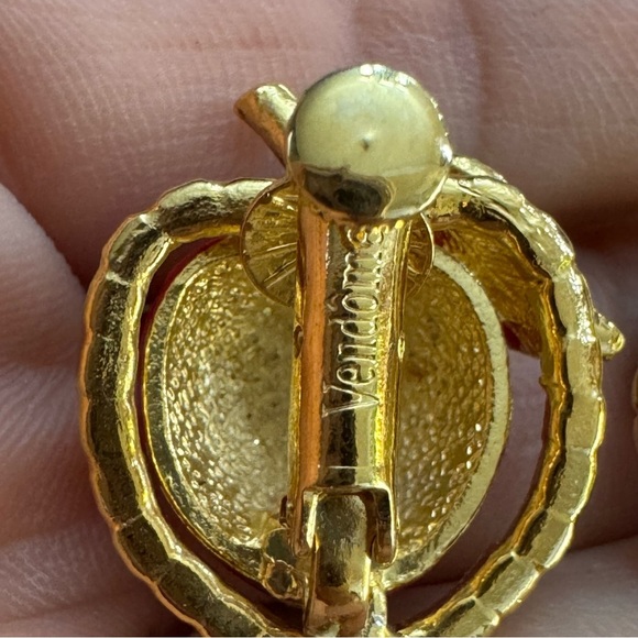 Gorgeous Vintage Vendome Crystal Rhinestones Clip On Apple Earrings - Picture 7 of 12